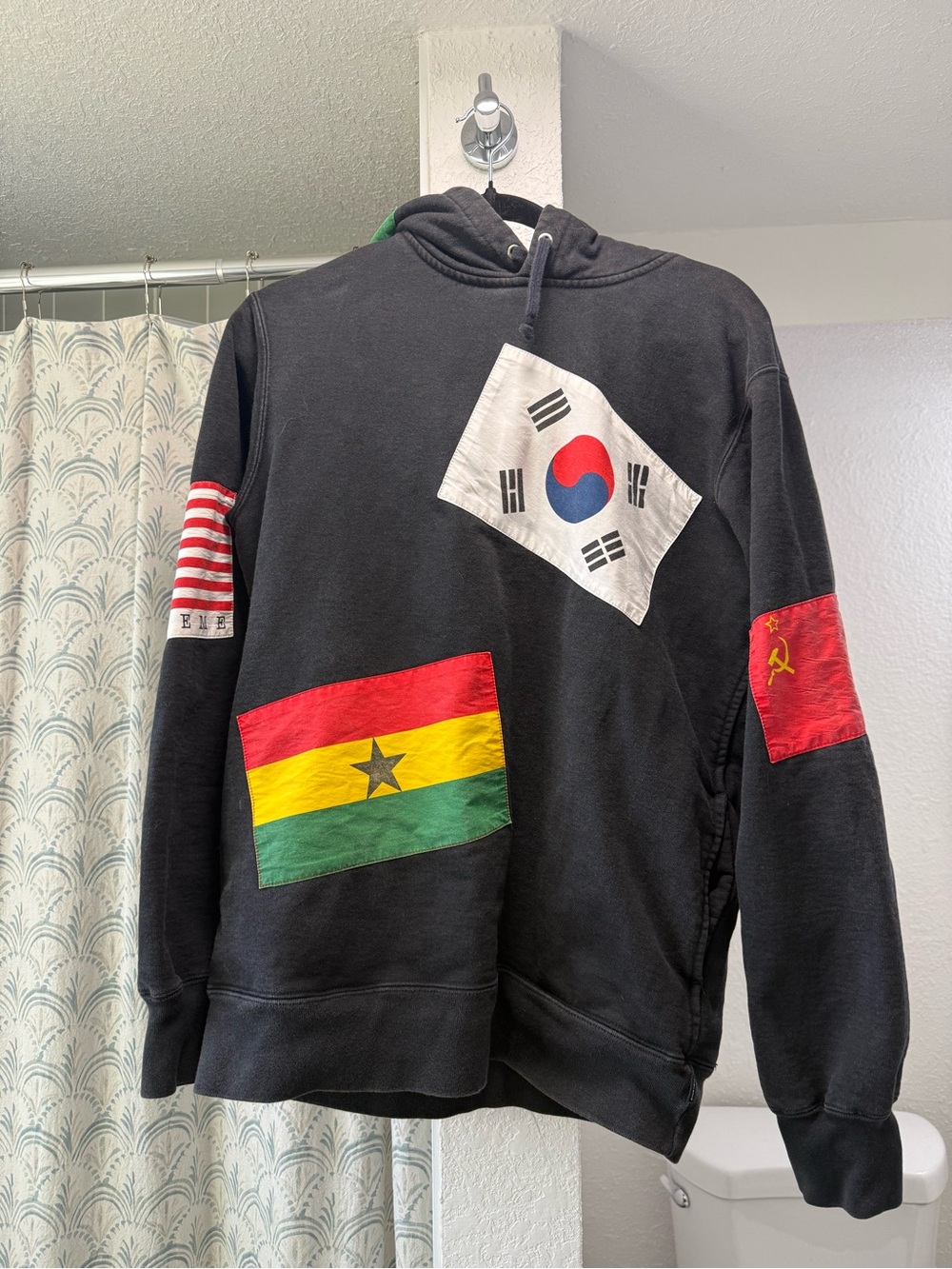 2013 Supreme International Flag Patch Hoodie in Black